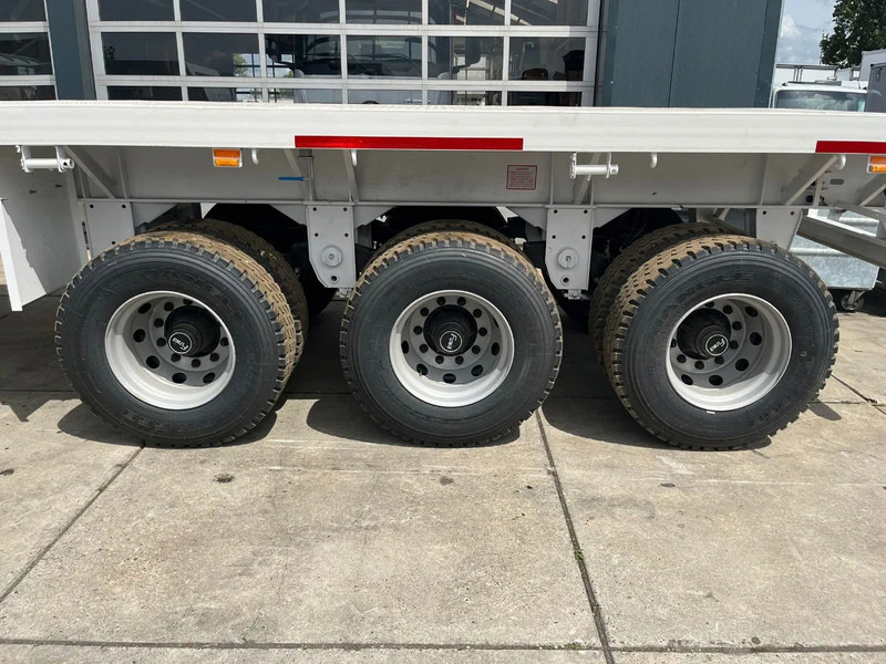 Нови Бордово полуремарке/ Платформа CIMC 3-axle Flatbed Semi-Trailer: снимка 6