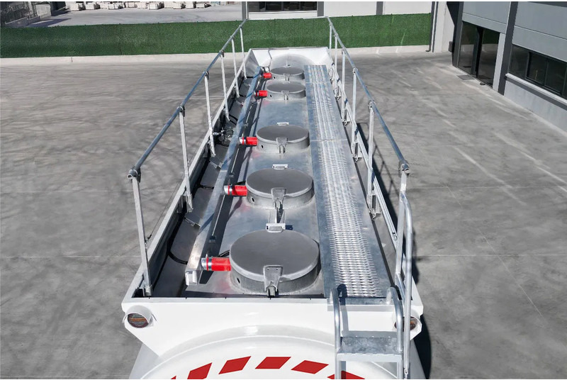 Diversen EFEMMAK Fuel tank semi-trailer 36.000 liter ADR - Полуремарке цистерна: снимка 5 Diversen EFEMMAK Fuel tank semi-trailer 36.000 liter ADR - Полуремарке цистерна: снимка 5