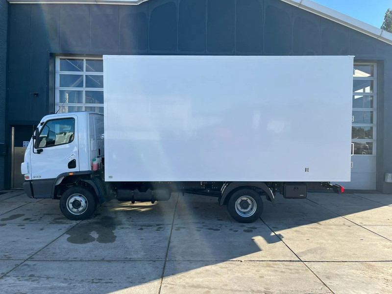Mercedes-Benz Accelo 915 4x2 Closed Cargo Truck - Камион фургон: снимка 2 Mercedes-Benz Accelo 915 4x2 Closed Cargo Truck - Камион фургон: снимка 2