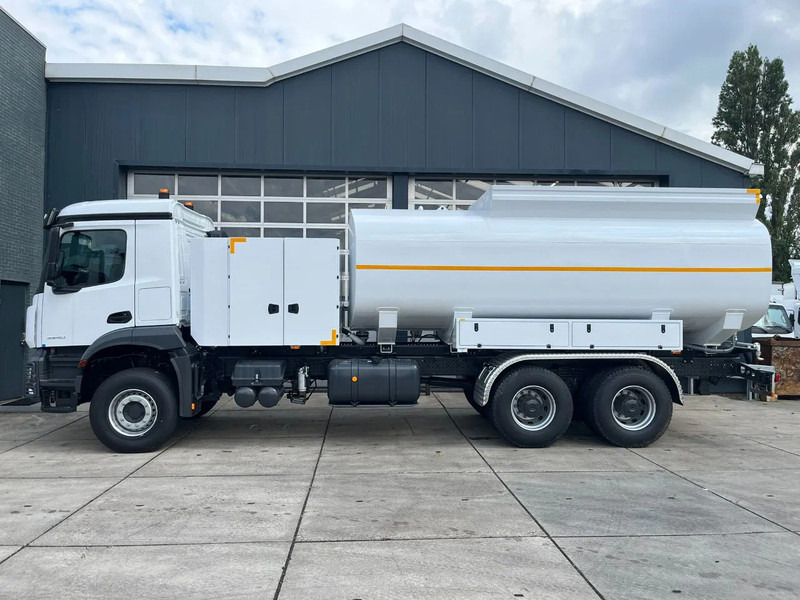 Mercedes-Benz Arocs 3340 6x4 Water Tank Truck - Камион цистерна: снимка 2 Mercedes-Benz Arocs 3340 6x4 Water Tank Truck - Камион цистерна: снимка 2