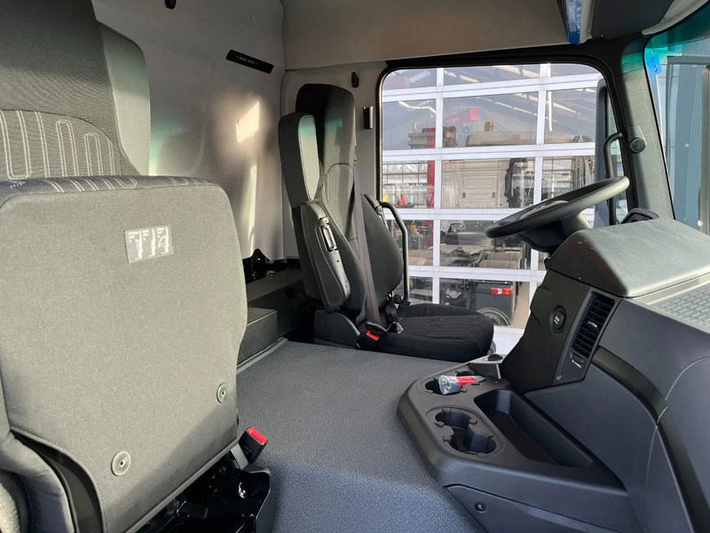 Нови Камион с брезент Mercedes-Benz Arocs 3340 A 6x6 Cargo Truck: снимка 14