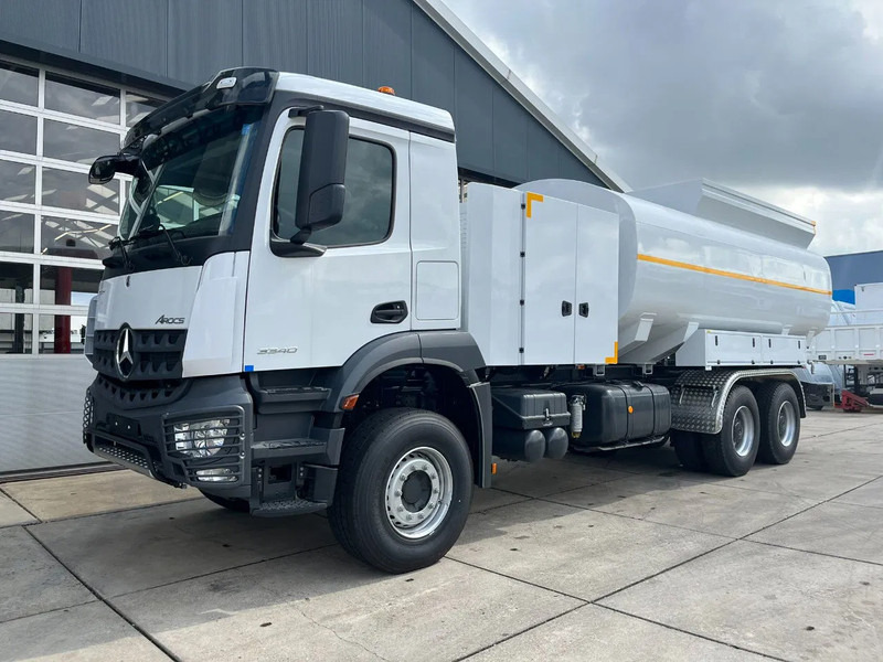 Mercedes-Benz Arocs 4040 6x6 Water Tank Truck - Камион цистерна: снимка 1 Mercedes-Benz Arocs 4040 6x6 Water Tank Truck - Камион цистерна: снимка 1