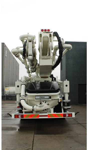 Mercedes-Benz Arocs 4140 8x4 Sany SY43 Concrete pump Build by Putzmeister - Бетон помпа: снимка 4 Mercedes-Benz Arocs 4140 8x4 Sany SY43 Concrete pump Build by Putzmeister - Бетон помпа: снимка 4