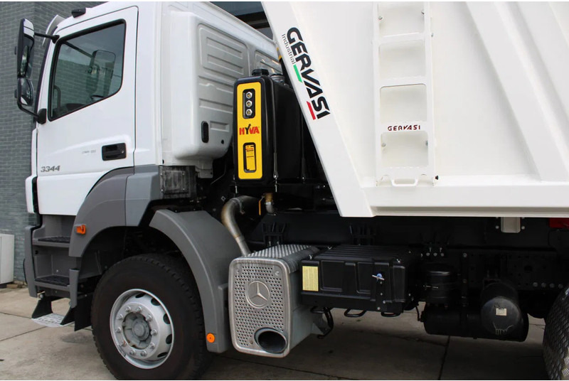 Лизинг на Mercedes-Benz Axor 3344 K 6x4 Tipper Truck Mercedes-Benz Axor 3344 K 6x4 Tipper Truck: снимка 11
