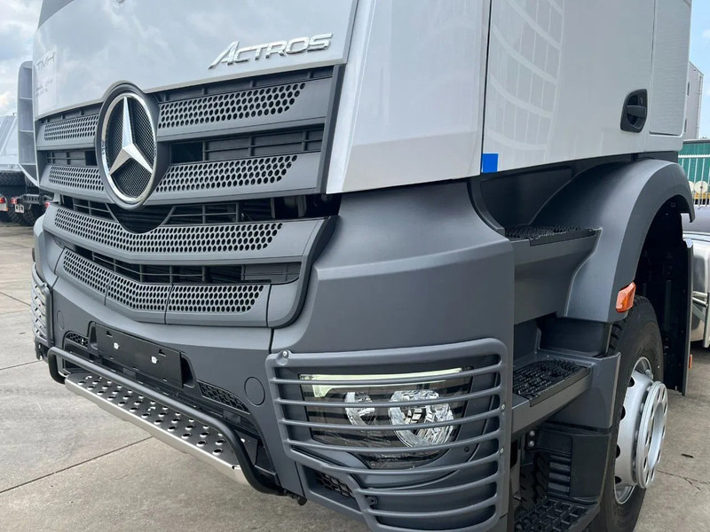 Лизинг на Mercedes-Benz Actros 3348 S 6x4 Tractor Head Mercedes-Benz Actros 3348 S 6x4 Tractor Head: снимка 11