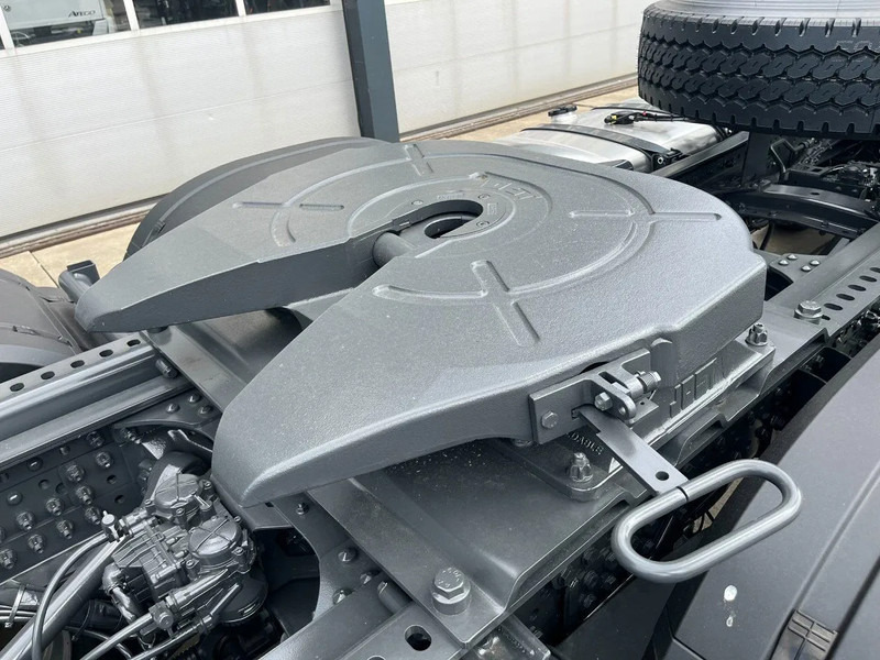 Лизинг на Mercedes-Benz Actros 3348 S 6x4 Tractor Head Mercedes-Benz Actros 3348 S 6x4 Tractor Head: снимка 15