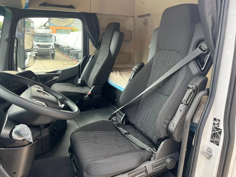 Лизинг на Mercedes-Benz Actros 3348 S 6x4 Tractor Head Mercedes-Benz Actros 3348 S 6x4 Tractor Head: снимка 19
