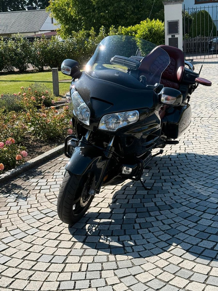 Honda GL1800 SC47*Krossline*Audio*Wilbers*SR Racing - Мотоциклет: снимка 1 Honda GL1800 SC47*Krossline*Audio*Wilbers*SR Racing - Мотоциклет: снимка 1