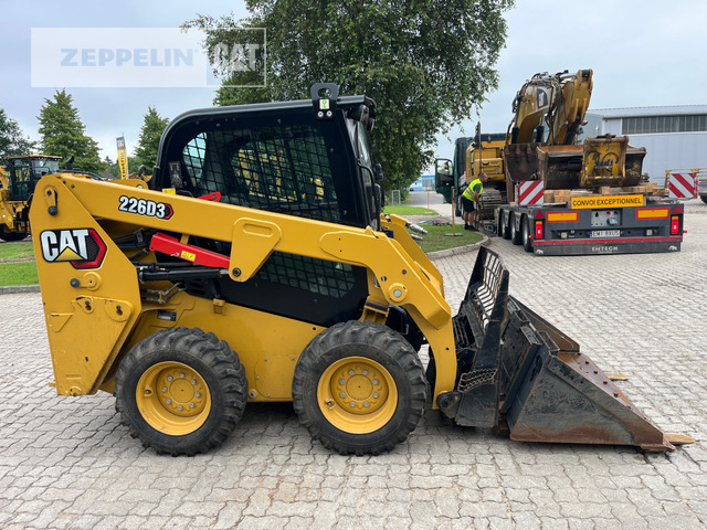Cat 226D - Мини челен товарач: снимка 2 Cat 226D - Мини челен товарач: снимка 2