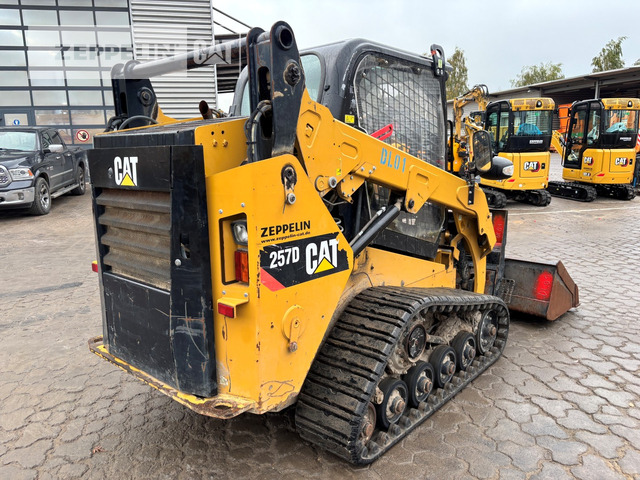 Cat 257D - Мини челен товарач: снимка 3 Cat 257D - Мини челен товарач: снимка 3