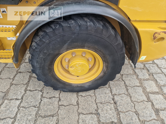 Колесен товарач Cat 907M: снимка 15