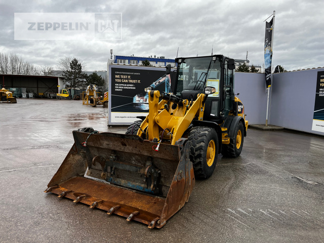 Колесен товарач Cat 907M: снимка 8