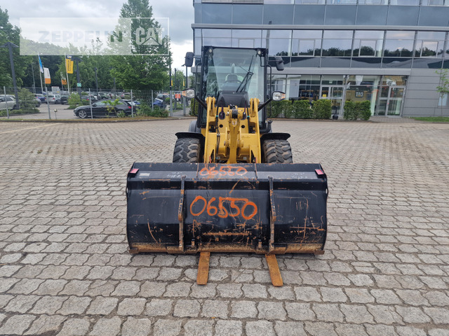 Колесен товарач Cat 907M: снимка 9