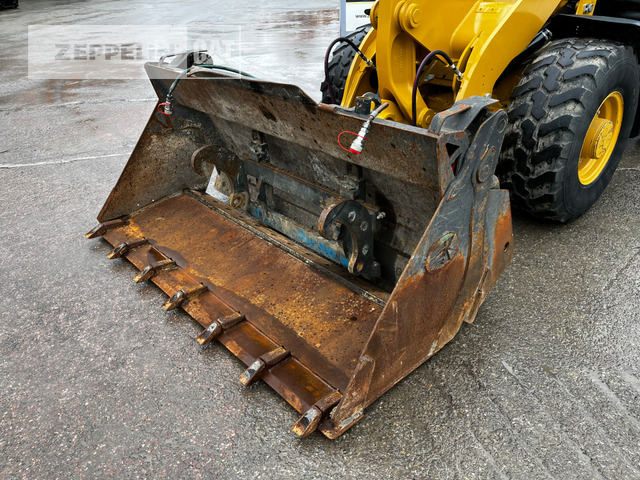 Колесен товарач Cat 907M: снимка 9