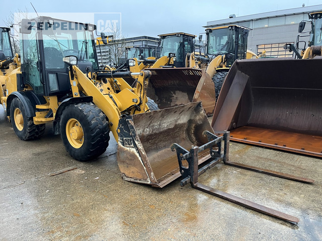 Cat 907M - Колесен товарач: снимка 3 Cat 907M - Колесен товарач: снимка 3