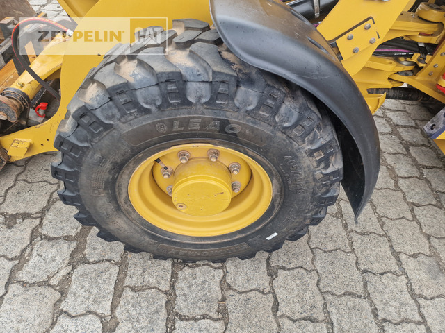 Колесен товарач Cat 907M: снимка 14
