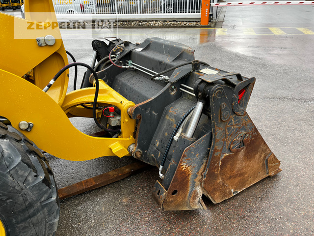 Колесен товарач Cat 907M: снимка 10