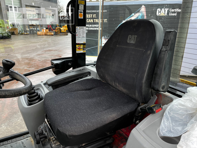 Колесен товарач Cat 907M: снимка 23