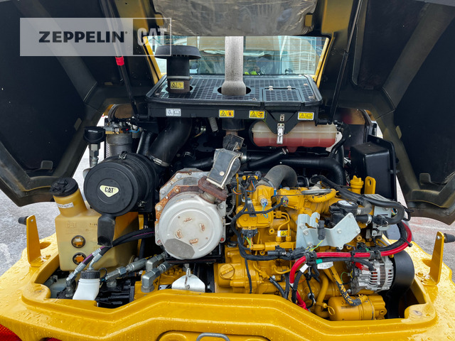 Колесен товарач Cat 907M: снимка 16