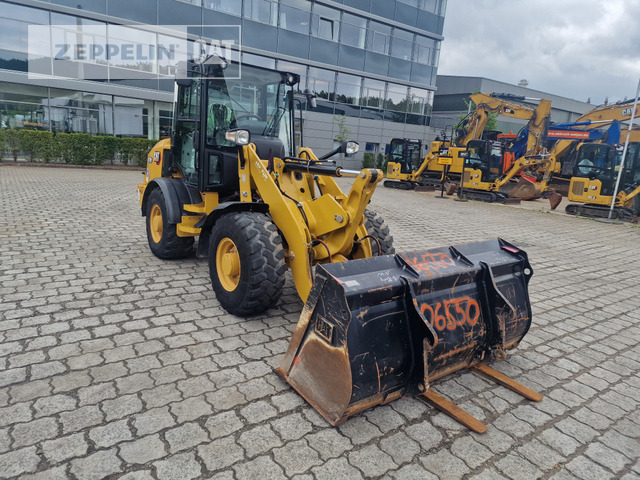 Колесен товарач Cat 907M: снимка 8