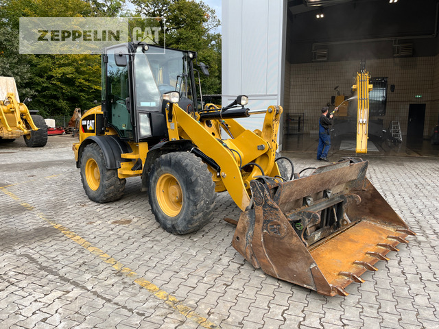 Cat 908M - Колесен товарач: снимка 2 Cat 908M - Колесен товарач: снимка 2