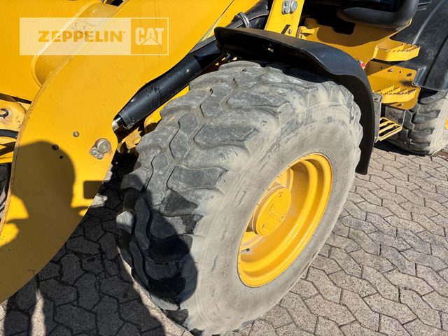 Колесен товарач Cat 908M: снимка 9