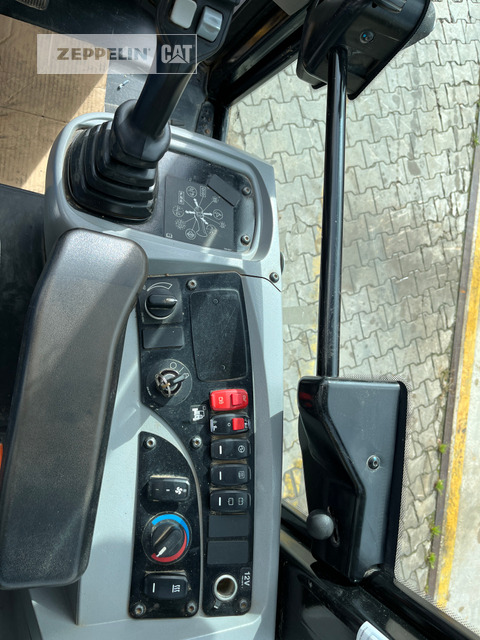 Колесен товарач Cat 908M: снимка 20