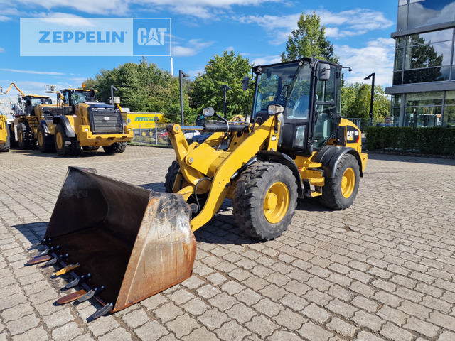 Cat 908M - Колесен товарач: снимка 1 Cat 908M - Колесен товарач: снимка 1