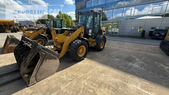 Cat 908M - Колесен товарач: снимка 1 Cat 908M - Колесен товарач: снимка 1