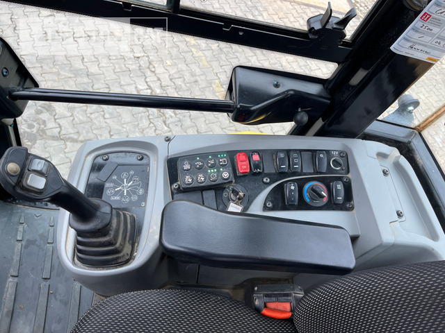 Колесен товарач Cat 918M: снимка 18