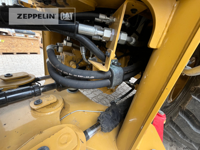 Колесен товарач Cat 926M: снимка 11