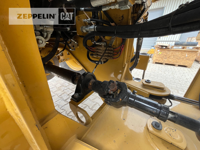 Колесен товарач Cat 926M: снимка 13