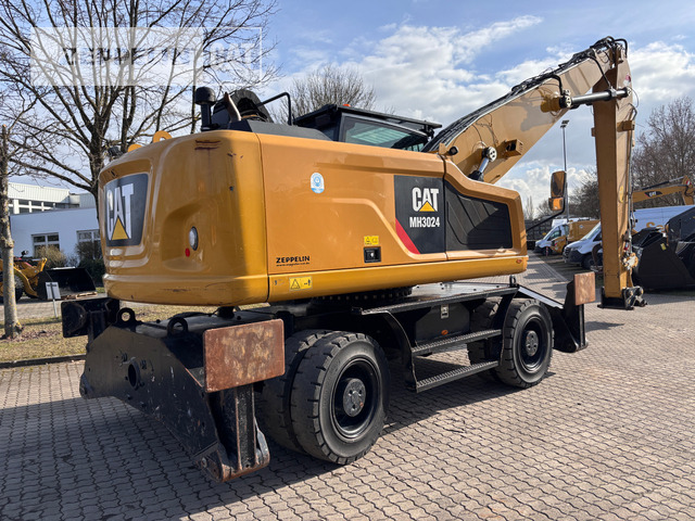 Cat MH3024-06C - Багер за манипулиране на материали: снимка 3 Cat MH3024-06C - Багер за манипулиране на материали: снимка 3