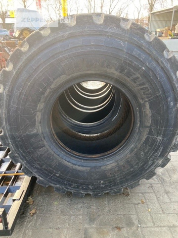 Michelin 4x 20.5R25XHA - Гума за Строителна техника: снимка 3 Michelin 4x 20.5R25XHA - Гума за Строителна техника: снимка 3