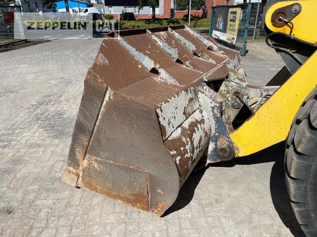 Колесен товарач New Holland W190: снимка 12