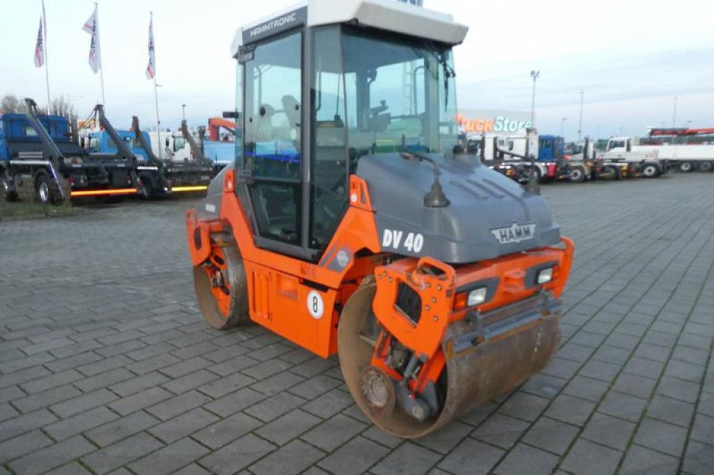 Пътен валяк Hamm Tandem-Vibrationswalze DV 40 VV Baumaschine: снимка 1