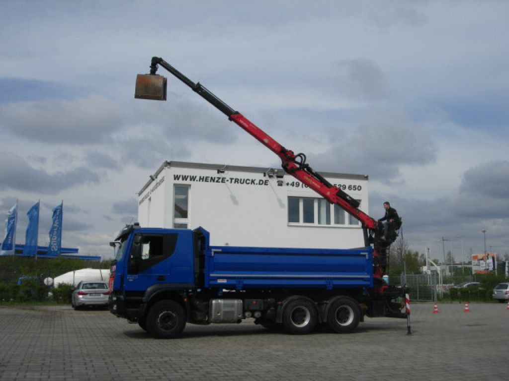 Iveco TRACKER 260T50 6x4 3-Achs Kipper Heckkran Espilo - Самосвал камион, Камион с кран: снимка 1 Iveco TRACKER 260T50 6x4 3-Achs Kipper Heckkran Espilo - Самосвал камион, Камион с кран: снимка 1