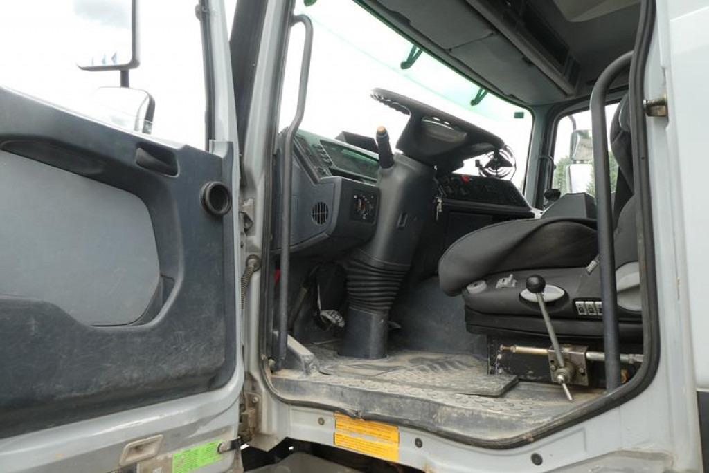 MERCEDES-BENZ Actros 3235 B 8x4 Betonmischer Stetter 9m³ -Deutsch - Камион: снимка 4 MERCEDES-BENZ Actros 3235 B 8x4 Betonmischer Stetter 9m³ -Deutsch - Камион: снимка 4