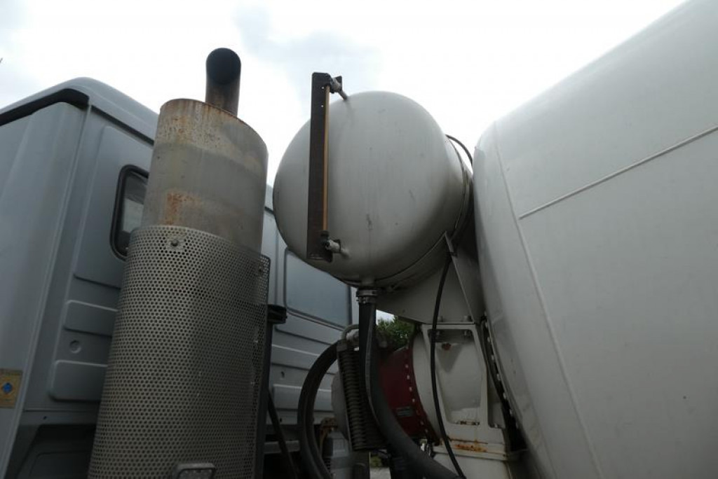 Камион MERCEDES-BENZ Actros 3235 B 8x4 Betonmischer Stetter 9m³ -Deutsch: снимка 14 Камион MERCEDES-BENZ Actros 3235 B 8x4 Betonmischer Stetter 9m³ -Deutsch: снимка 14
