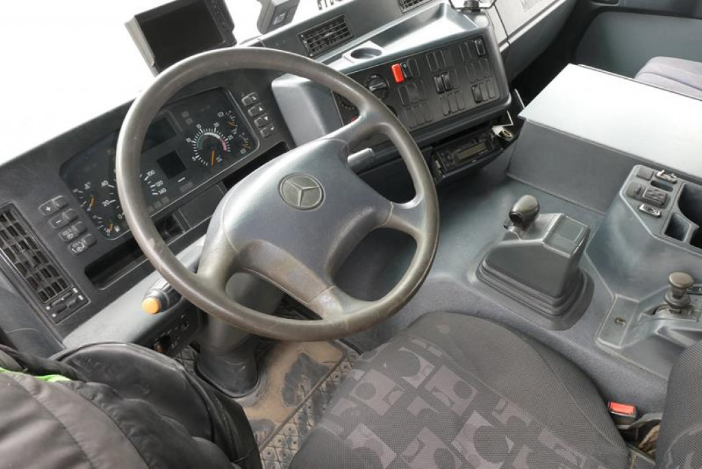 MERCEDES-BENZ Actros 3235 B 8x4 Betonmischer Stetter 9m³ -Deutsch - Камион: снимка 5 MERCEDES-BENZ Actros 3235 B 8x4 Betonmischer Stetter 9m³ -Deutsch - Камион: снимка 5