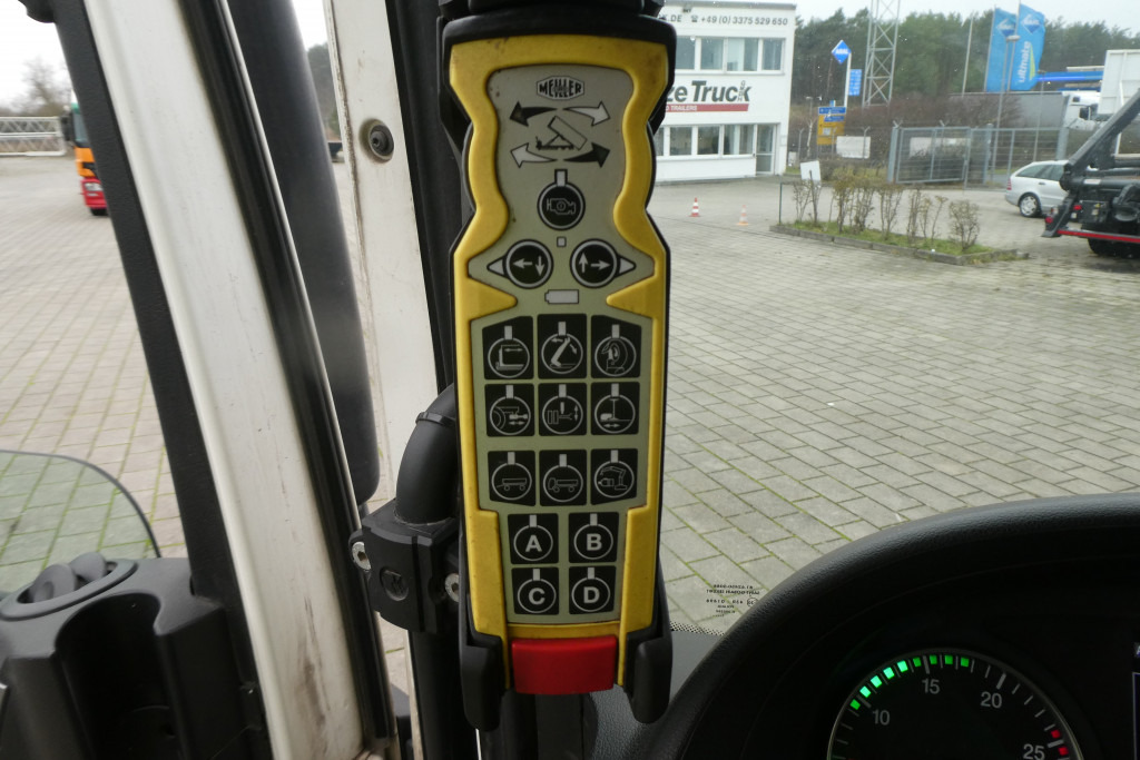 MAN TG-S 26.420 6x2 Abrollkipper - Мултилифт с кука камион: снимка 2 MAN TG-S 26.420 6x2 Abrollkipper - Мултилифт с кука камион: снимка 2