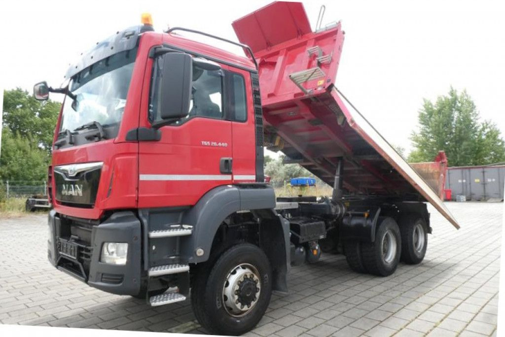 MAN TG-S 26.440 6x6 3-Achs Allradkipper Meiller - Самосвал камион: снимка 2 MAN TG-S 26.440 6x6 3-Achs Allradkipper Meiller - Самосвал камион: снимка 2