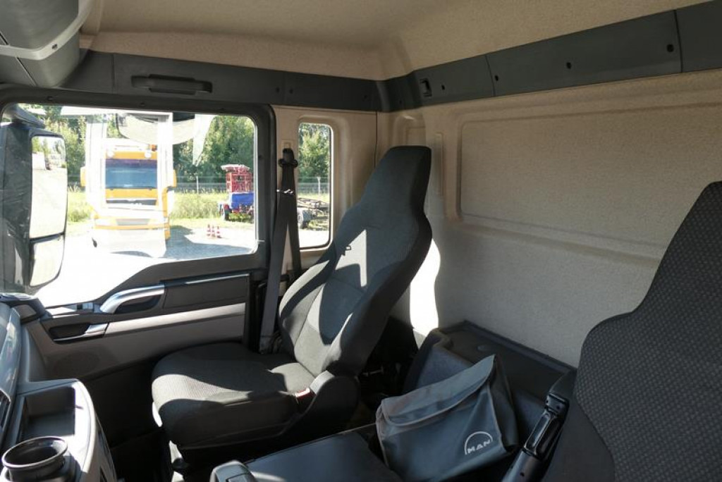 MAN TG-S 35.460 8x6 4 Achs Muldenkipper Meiller 18m³ - Самосвал: снимка 3 MAN TG-S 35.460 8x6 4 Achs Muldenkipper Meiller 18m³ - Самосвал: снимка 3
