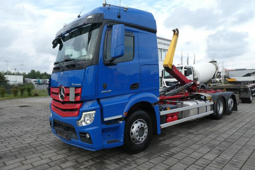 MERCEDES-BENZ Actros neu 2546 L 6x2 Abrollkipper Lenk-Lift Achse - Мултилифт с кука камион: снимка 1 MERCEDES-BENZ Actros neu 2546 L 6x2 Abrollkipper Lenk-Lift Achse - Мултилифт с кука камион: снимка 1