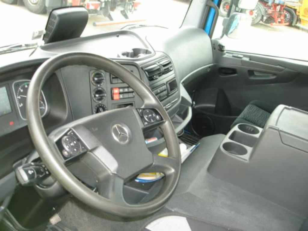 MERCEDES-BENZ Atego 1524 K Absetzkipper TOP +Funkfernbed. - Мултилифт за контейнери камион: снимка 4 MERCEDES-BENZ Atego 1524 K Absetzkipper TOP +Funkfernbed. - Мултилифт за контейнери камион: снимка 4