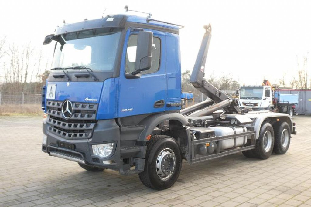 Mercedes-Benz Arocs 2645 K 6x4 Abrollkipper Meiller deutsch to - Мултилифт с кука камион: снимка 1 Mercedes-Benz Arocs 2645 K 6x4 Abrollkipper Meiller deutsch to - Мултилифт с кука камион: снимка 1
