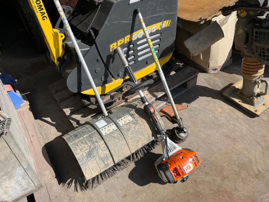 Stihl Stihl Kombimotor Kleinteile KM 131/R - Градинска техника: снимка 1 Stihl Stihl Kombimotor Kleinteile KM 131/R - Градинска техника: снимка 1
