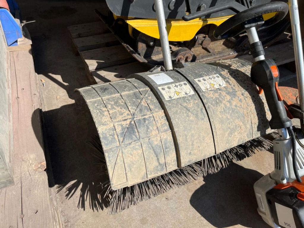 Stihl Stihl Kombimotor Kleinteile KM 131/R - Градинска техника: снимка 2 Stihl Stihl Kombimotor Kleinteile KM 131/R - Градинска техника: снимка 2