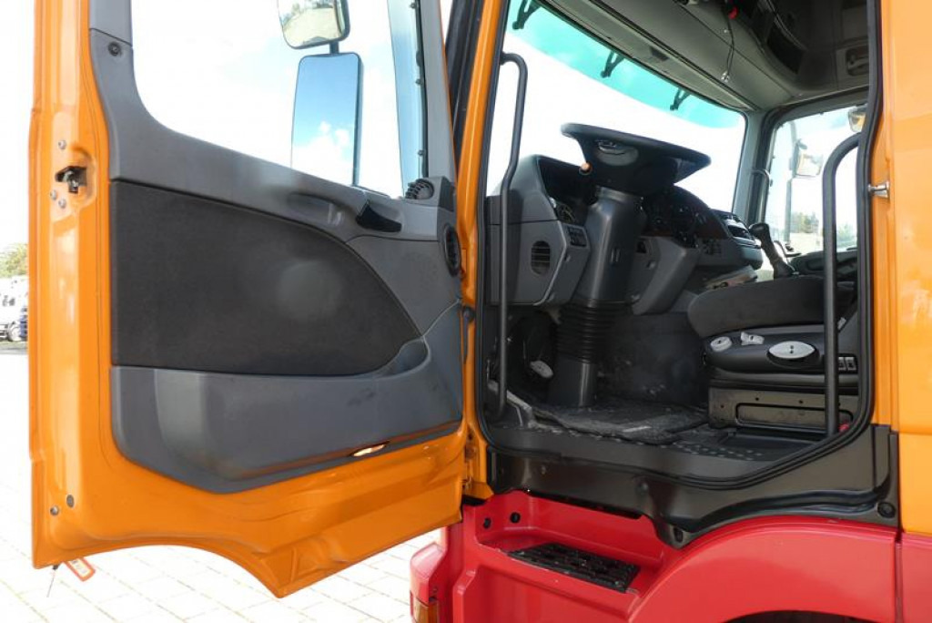 MERCEDES-BENZ Actros 4160 SLT 8x4 4 SZM TITAN -155to.-!! - Влекач: снимка 2 MERCEDES-BENZ Actros 4160 SLT 8x4 4 SZM TITAN -155to.-!! - Влекач: снимка 2