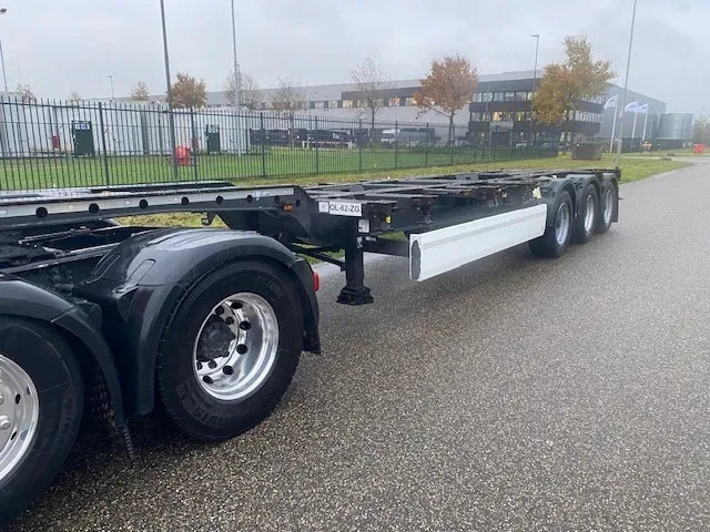Krone SD multi containerchassis ,3 ASSER , 20-30-40-45 VOET containers - Контейнеровоз/ Сменна каросерия полуремарке: снимка 3 Krone SD multi containerchassis ,3 ASSER , 20-30-40-45 VOET containers - Контейнеровоз/ Сменна каросерия полуремарке: снимка 3